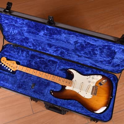 Fender 75th Anniversary Commemorative Stratocaster Maple Neck 2-Color Bourbon Burst image 3