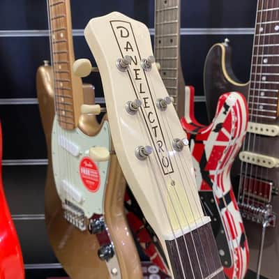 Danelectro 59 Divine 2020 - Dark Walnut image 2