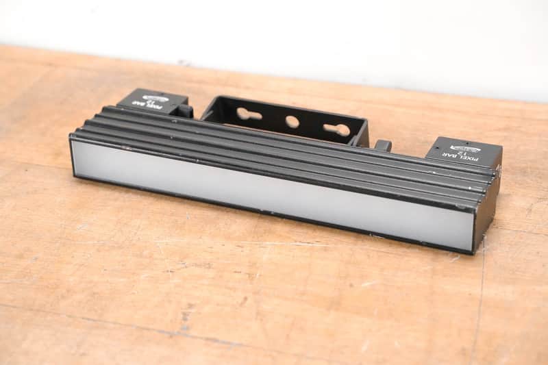 Elation Pixel Bar 12 LED Fixture (12 LEDs) CG01MAZ image 1