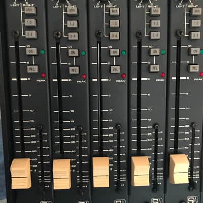 Soundcraft Series 200BVE 8-Channel 4-Bus Mixing Console image 4