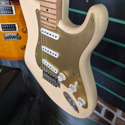Fender American Special Stratocaster Olympic White 2018 Electric Guitar image 6