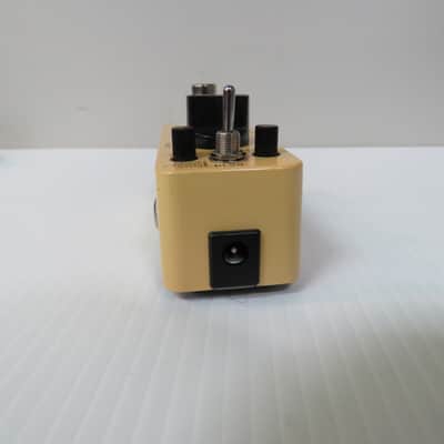 MOOER Acoustikar Acoustic Guitar Simulator Effect Pedal - Cream image 5