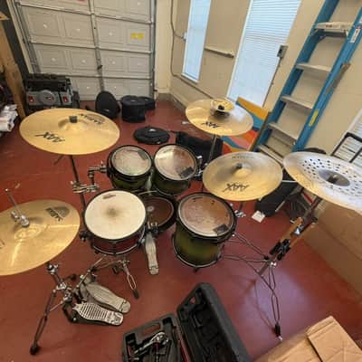 Truth Custom Drums Truth Custom Drum Kit, Sabian Vault and AA/AAX Cymbals, Tama Speed Cobra Pedals Unknown - Dark Green Burst image 7