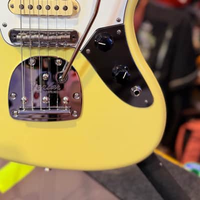 Fender Player II Jaguar 2025 - Hialeah Yellow image 2
