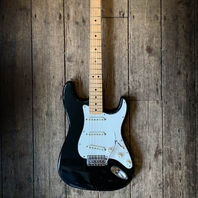 Immagine 1973 Fender Stratocaster Black/Maple neck with hard shell case. - 2