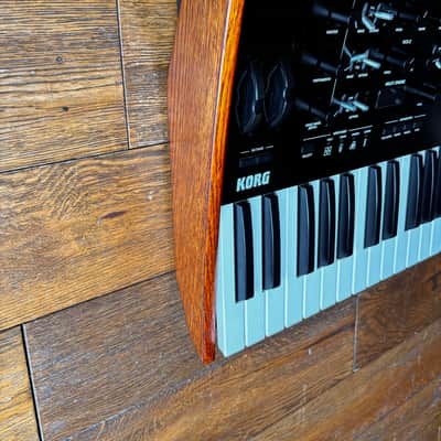 Korg Prologue 8 Polyphonic 49-Key 8-Voice Analog Synthesizer 2018 - Present - Black/Wood Plus Flight Case image 3