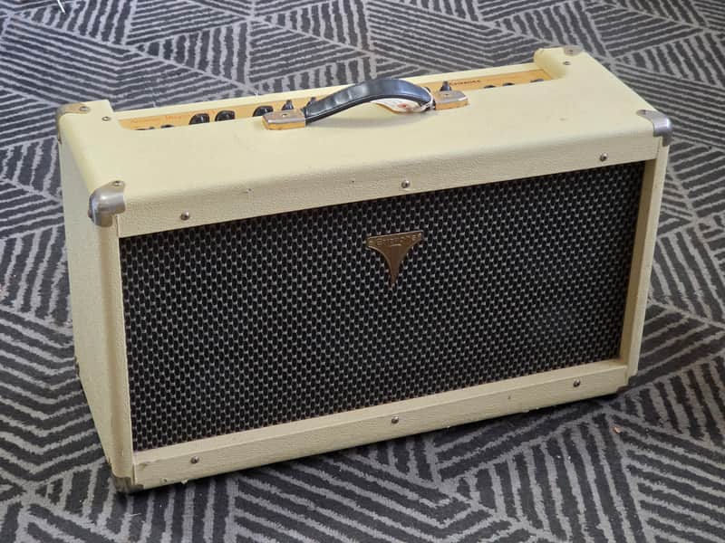 Epiphone  Acoustic Regent 220 2000's  - Cream image 1