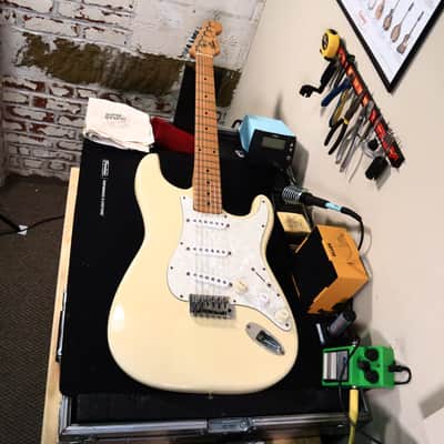 1992 Squier MIK Stratocaster Korea Off-White Maple Neck image 23