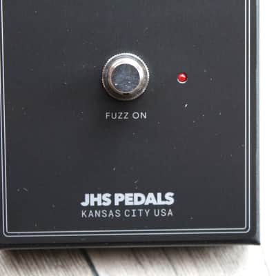 JHS "Plugin 1967 Boss Tone Replica image 3