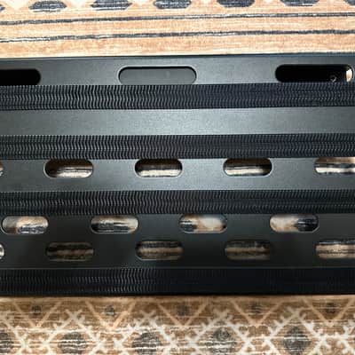 Voodoo Lab DBS-EXP3 Dingbat Small-EX Pedalboard with Pedal Power 3 image 2