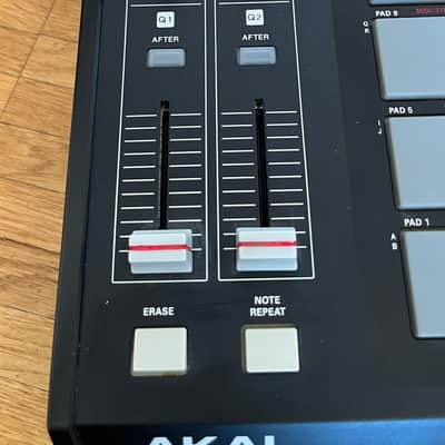 Akai MPC2500 Music Production Center 2005 - 2013 - Black image 2