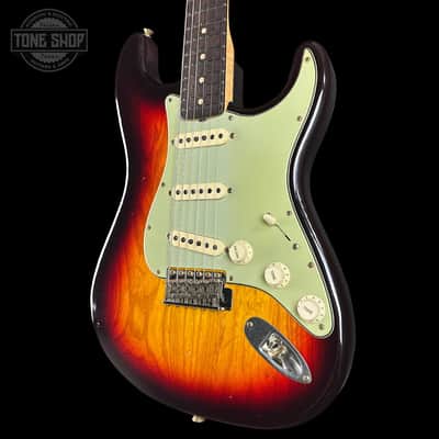 Fender Custom Shop 1963 Stratocaster Journeyman Relic Chocolate 3 Tone Sunburst AAA Maple Neck w/case CZ587631 image 3