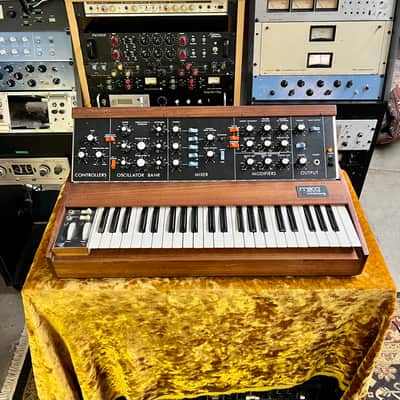 Moog MiniMoog Model D 1972 Walnut original vintage restored image 3