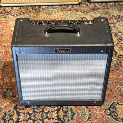 Fender Blues Junior III 15-Watt 1x12" Guitar Combo 2010 - 2017 - Black image 2
