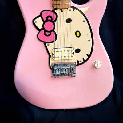 Squier Hello Kitty Stratocaster 2006 - Pink - VGC image 3