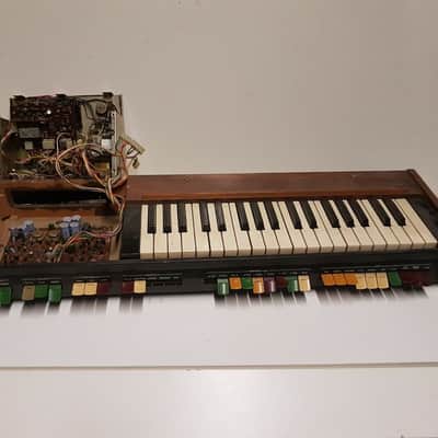 Roland SH 1000 Synthesizer