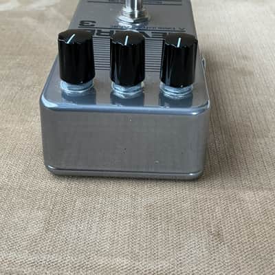 Hermida Audio Reverb 3 by Lovepedal 3-Knob - Silver image 4