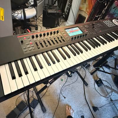 Roland FANTOM-07 76-Key Workstation Keyboard 2022 - Present - Black