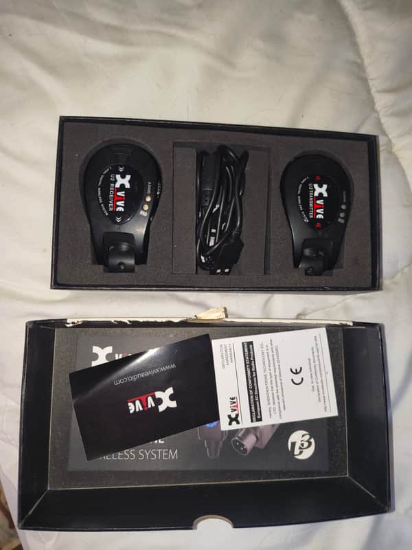 Xvive U2 Wireless Guitar System 2010s - Black image 1