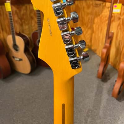 Fender American Professional II Stratocaster HSS with Maple Fretboard 2020 - Present - 3-Color Sunburst image 6