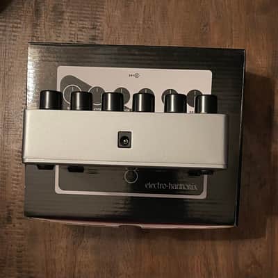 Electro-Harmonix Deluxe Memory Man 550Ms Analog Delay / Chorus / Vibrato 2008 - Present - Black / Silver image 7