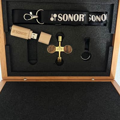 Sonor SQ2 Welcome Kit Wood Box with Gold Drum Key, Lanyard Keyholder and 8GB USB Drive image 7