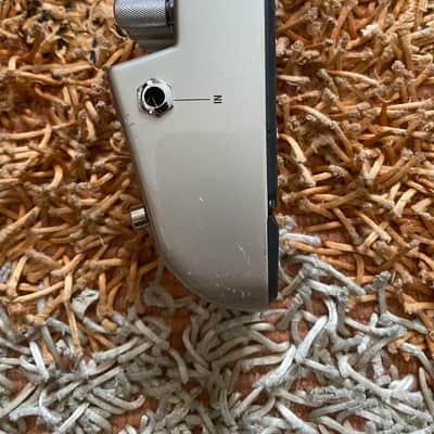 Marshall VT-1 Vibratrem Vibrato and Tremolo Pedal 2010s - Silver image 2