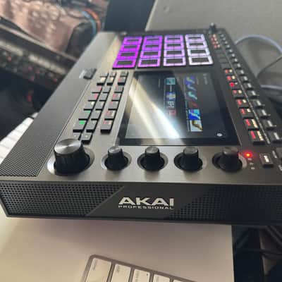 Akai MPC Live III Standalone Sampler / Sequencer 2025 - Present - Black image 4