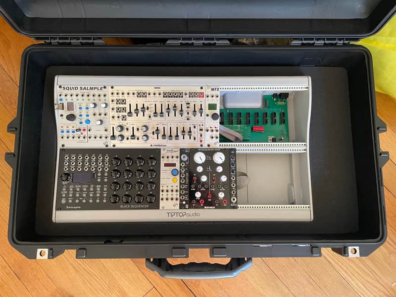 Tiptop Audio Mantis 2x104hp Eurorack Case - Grey image 1