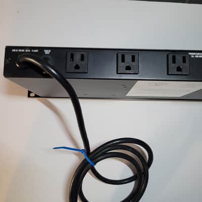 Furman M-8Lx Power Conditioner with Lights 2010s - Black image 5