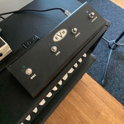 EVH 5150 III 100 watt amp head 2007 Black and White trim image 3