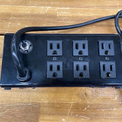 ZeroSurge 8R15W - 8 Outlet Plug-in Surge Protector image 5