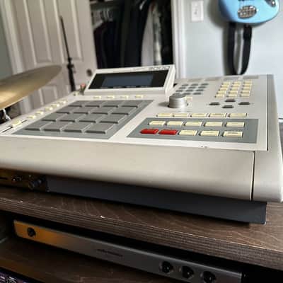 Akai MPC3000 - SECOND OWNER - USB Drive Upgrade image 4