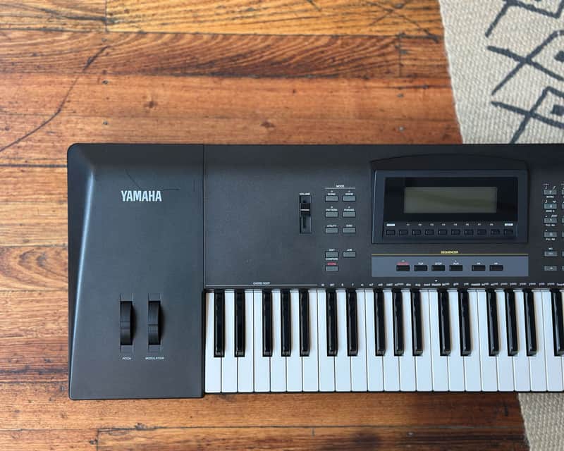 YAMAHA QS300 Advanced Wave Memory Synthesizer - 100 Volt | Reverb