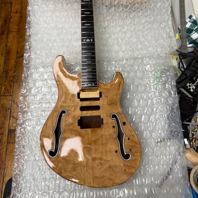 Manoli Guitars 2025 - Natural / Nitro image 2