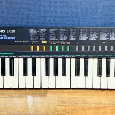 Casio SA-20 100 Sound Tone Bank Keyboard image 1