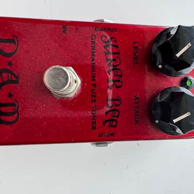 DAM Super Bee Red #67 (2010) – Early Serial – Rare Handbuilt Fuzz – Mint image 4