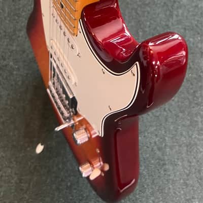 Godin Session SG MN 2010’s - Cherry Burst image 5