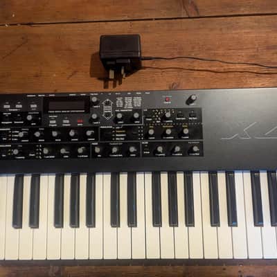 Dave Smith Instruments Mopho x4 44-Key 4-Voice Polyphonic Synthesizer 2013 - 2018 - Black with Wood Sides