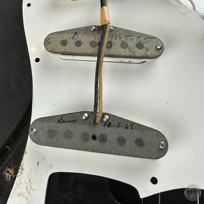 Fender Stratocaster from 1965 in sunburst finish image 16