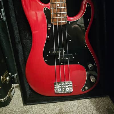 Fender Precision Bass Cherry red image 4