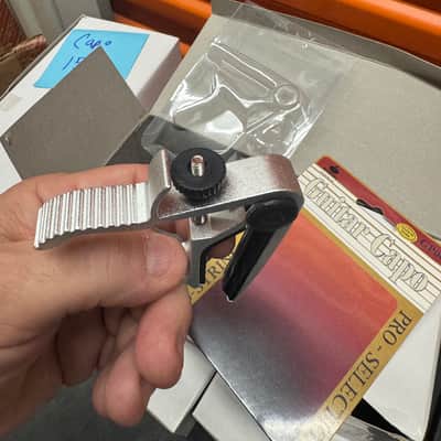 New Bartoc GP004 | 6-String Spring Guitar Capo | Plastic & Metal | Acoustic & Electric Guitar image 2