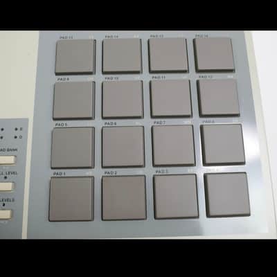 Akai MPC2000 MIDI Production Center 1997 - 2001 - Grey image 13