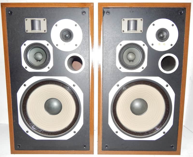 Pioneer HPM 60 vintage speakers great condition image 1
