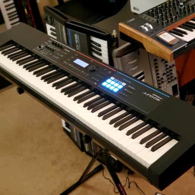 MUST SEE!!! ROLAND JUNO DS88 FULLY INSPECTED/SERVICED AND IN AMAZING CONDITION! image 2