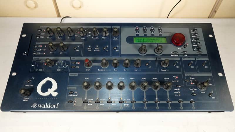 Waldorf Q Rackmount Synthesizer 1999 - 2011 - Blue image 1