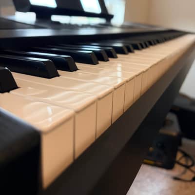 Yamaha DGX-660 88-Key Portable Grand Piano