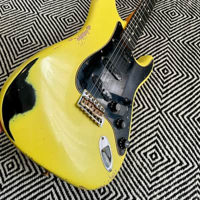 Fender Custom Shop '63 Stratocaster / Graffiti Yellow over Black Relic / Musikhaus Hermann MBD image 9
