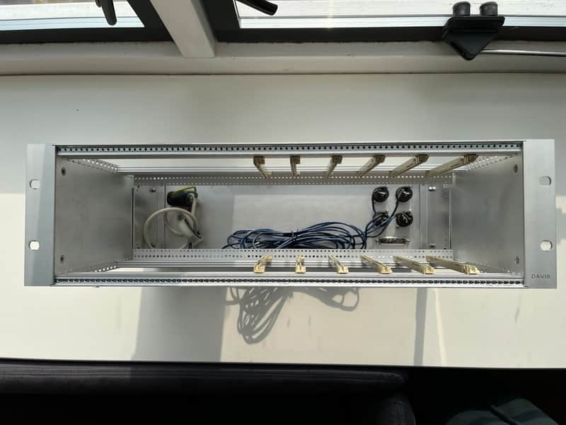 Davis 19" 3U rack for Siemens, Lawo and similar modules. image 1
