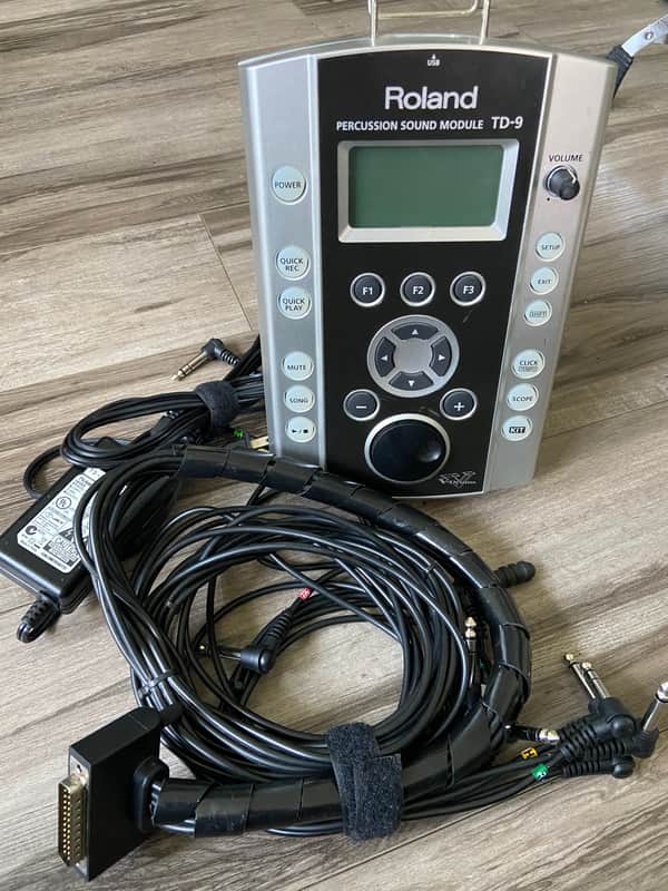 Roland TD-9 V-Drum Sound Module with wiring harness and mounts image 1